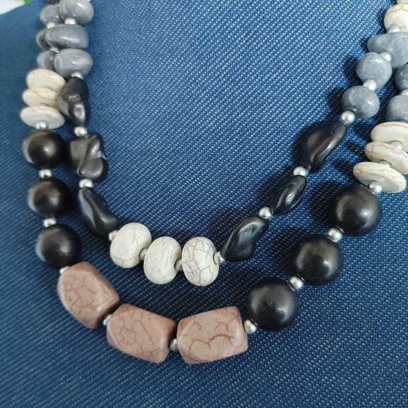 Double Strand Natural Stone Bead Necklace Earrings Set - Picture 4 of 7